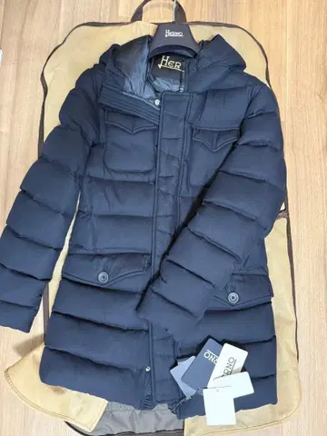 HERNO 미사용 새상품 다운 자켓 44