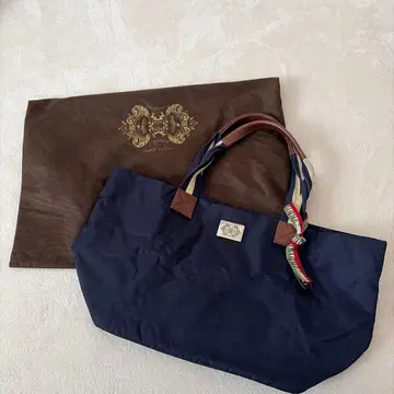 오로비안코 네이비 나일론 토트백