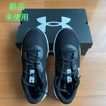 언더아머 스니커즈