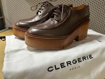 CLERGERIE 브라운 레이스업 슈즈 사이즈는 USA 7과 21