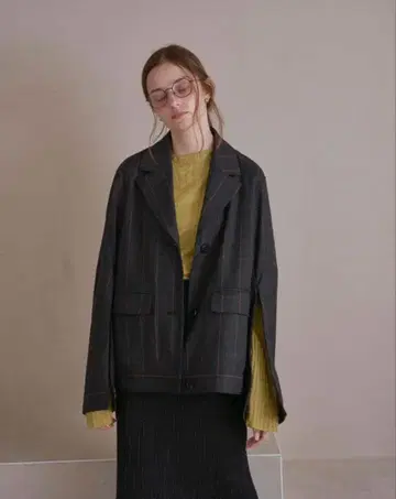 Pinue 슬릿 슬리브 자켓