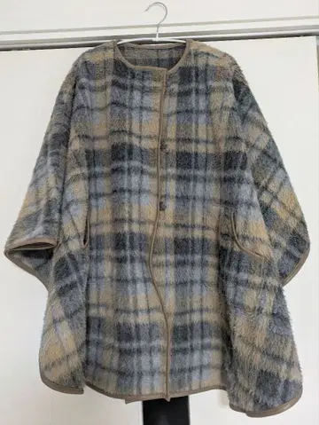 NATURAL BEAUTY BASIC 그레이 베이지 체크 판초