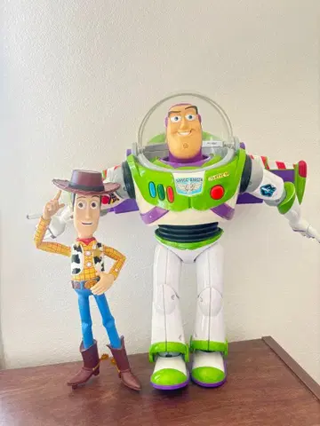 우디와 버즈 라이트이어 피규어 세트