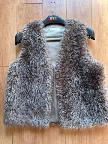 GALLARDAGALANTE NAVY 인조 모피 베스트