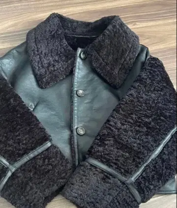 MURUA 가죽 자켓 & 보아 이종 소재 블랙