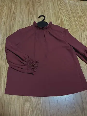 이에나 블라우스 보르도 디자인 블라우스