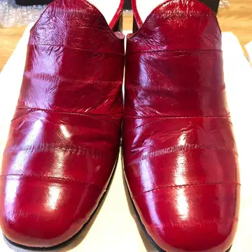 TRA MADRE 빨간색 가죽 하이힐 펌프스