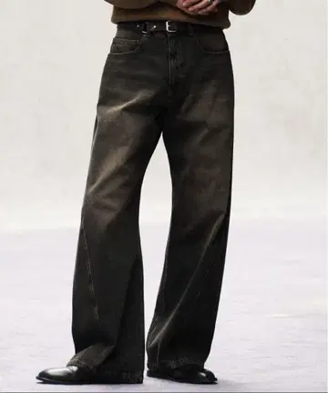 VINTAGE WASHED CURVED DENIM 빈티지 블랙 XS