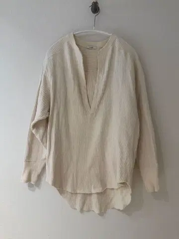 CLANE 아이보리 V넥 긴팔 상의 사이즈 F