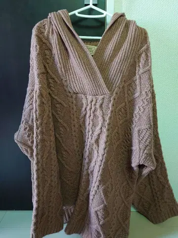 미앤미 쿠튀르 ME&ME COUTURE 케이블 니트 후드 부착