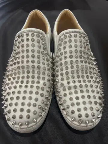 화이트 스터드 장식 슬립온 40
