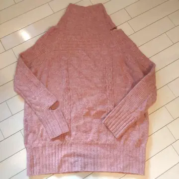 PRIDE 프라이드 슬릿 터틀넥 니트 핑크