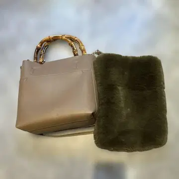 PLST 베이지 퍼 핸드백