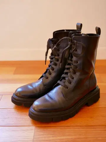 LUCA GROSSI 탱크 밑창 레이스업 부츠