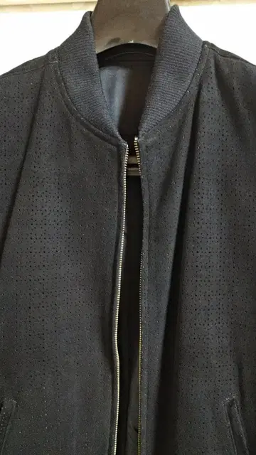 펀칭 가죽 블루종