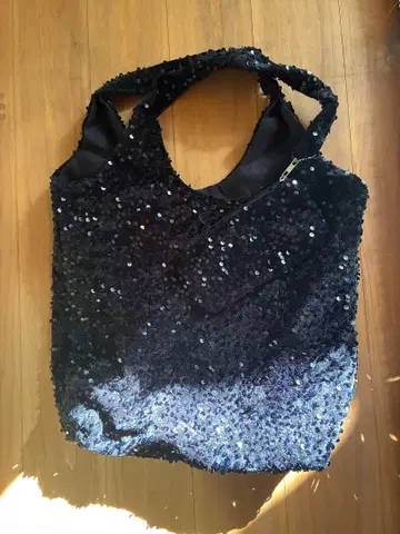 크리스마스에도!! 스팽글 블랙 토트백.