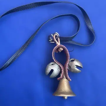 곰 퇴치용 종과 방울