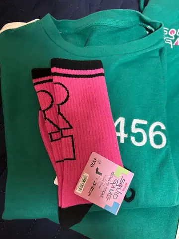 GU SQUID GAME 룸웨어 XS 사이즈 삭스 포함