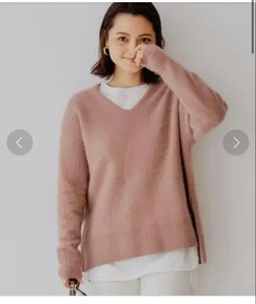 UNITED ARROWS 새상품급 폭스 울 V넥 니트 플레어