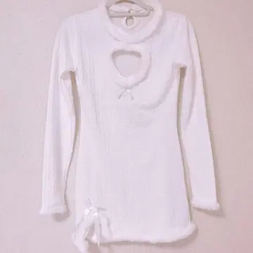 바스트 오픈 니트 원피스 화이트 복슬복슬 양산형 몽환룩