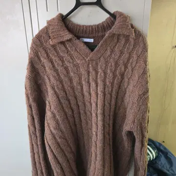ZARA 브라운 케이블 니트 V넥 스웨터