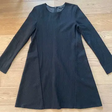 Theory 다크 블루 스트라이프 긴팔 원피스