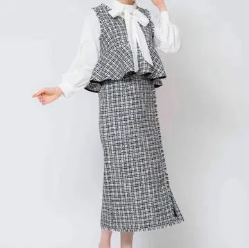 노엘라 트위드 페플럼 셋업