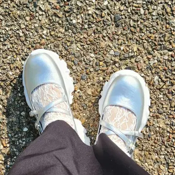 라콜레 크로스 스트랩 스니커즈 M