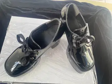 고스로리 귀여운 에나멜 신발 M size