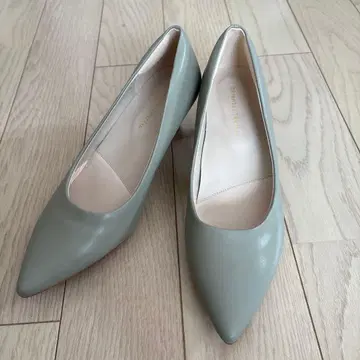 오리엔탈 트래픽 그레이 스틸레토 펌프스