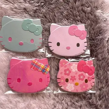 헬로키티 캔뱃지 4종 세트