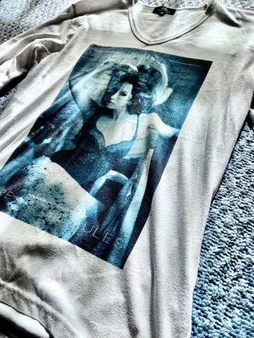 버닝 쇼 롱 T셔츠