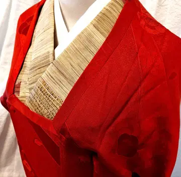 빨간색 꽃무늬 자수 실크 겉옷