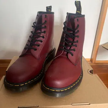 닥터마틴 체리 레드