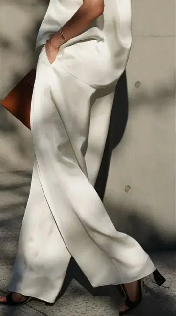 [ 새상품 ] ELLIE 새틴 와이드 팬츠 WHITE