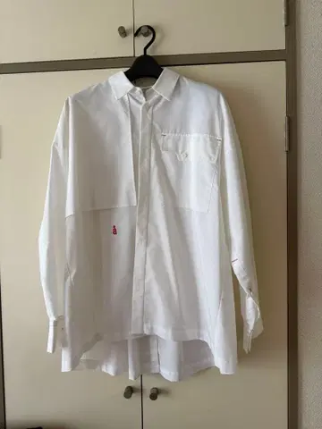 나곤스탠스 화이트 블라우스