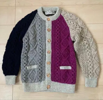 거의 새상품 아테나 디자인 크루넥 아란 니트