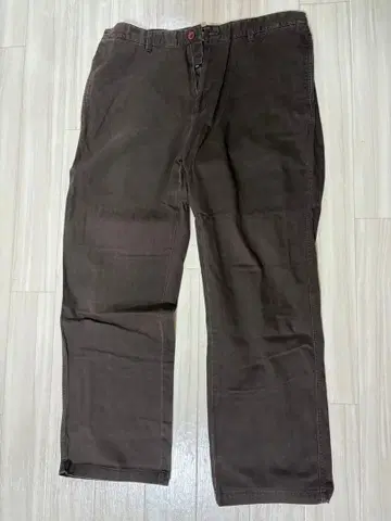 브라운 치노 팬츠 버튼 플라이