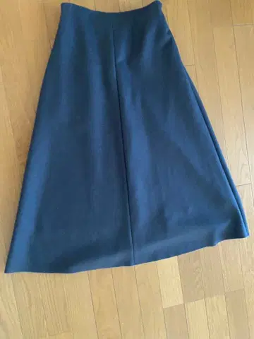 다크 그레이 플레어 스커트