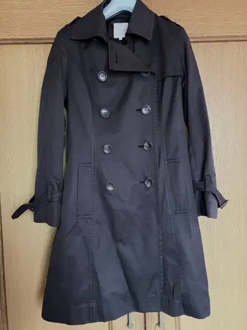 블랙 트렌치코트