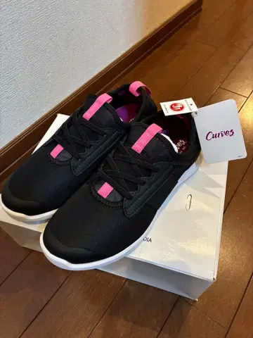 Curves 스니커즈 240 EEE 블랙/핑크