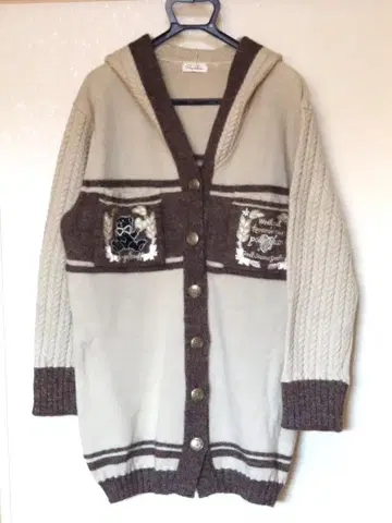 후드 부착 니트 코트 카우친풍 울 100% 알파카 15%