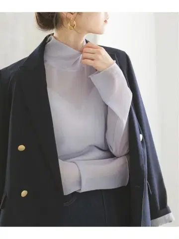 [ 미사용 ] NOBLE 시어 스키니 하이넥 TOPS 색스 블루