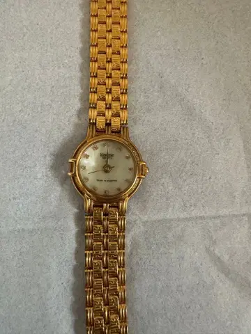 골드 아날로그 쿼츠 손목시계