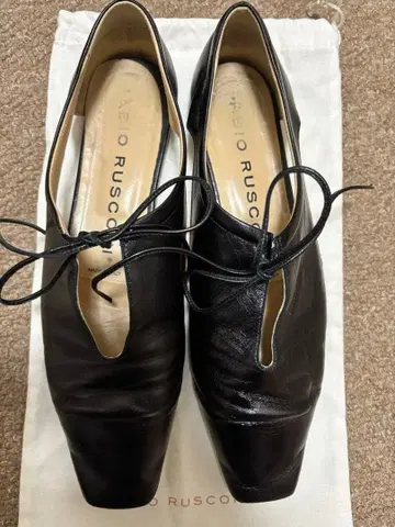 블랙 가죽 오픈토 로퍼 38