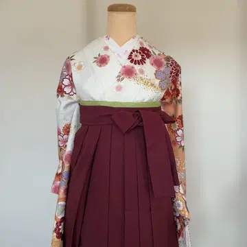 졸업 하카마 세트 화이트 베이스 꽃무늬 하카마 [길이감 있음]