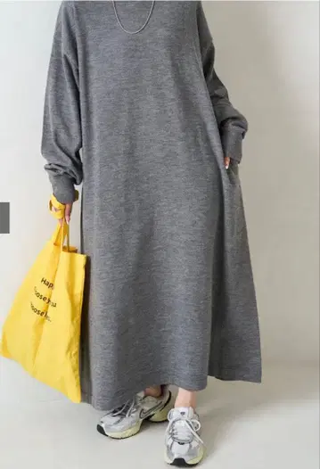 플레어 맥시 카라 니트 원피스