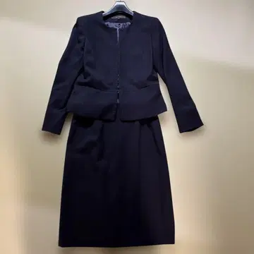 Reflect 다크 네이비 스커트 수트