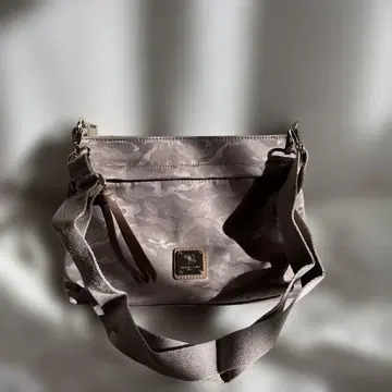 크리스찬 올리비에 숄더백 베이지 카모플라주 [ 미사용 ]