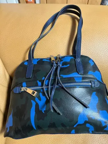 카모 패턴 핸드백 파랑과 블랙